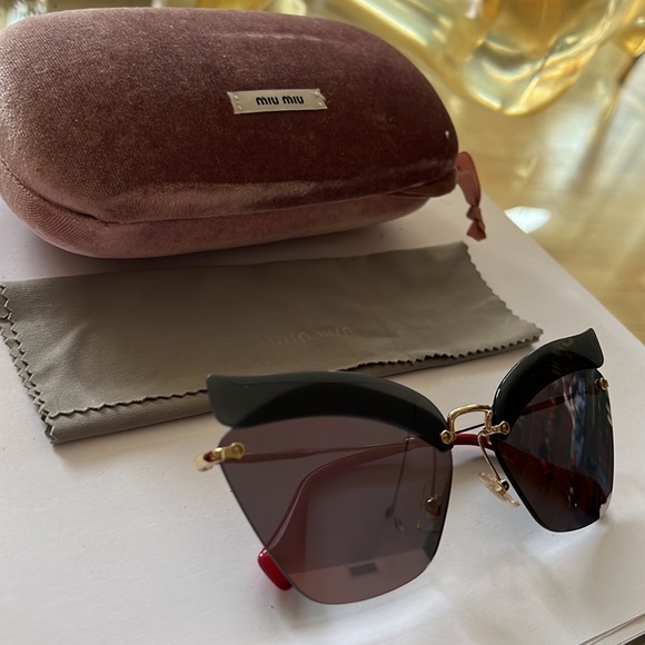 Miu Miu Cateye Sunglasses main image 11